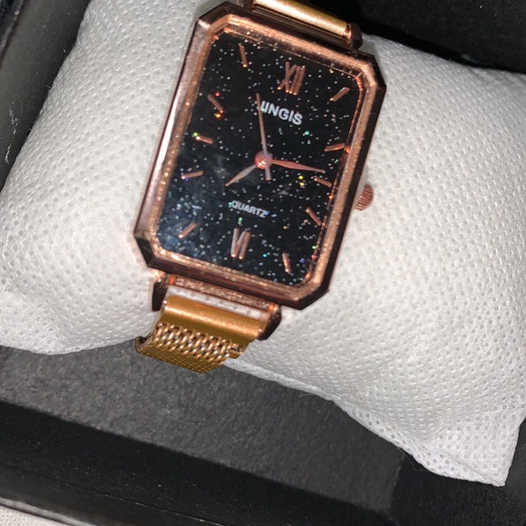 BRACELET & WATCH 🥰 - Picture 5 of 11